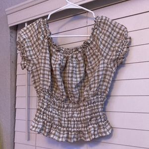 B.wear brown women’s medium ruffled shirt